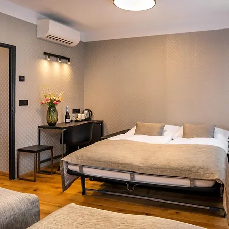 Aida Hotel
